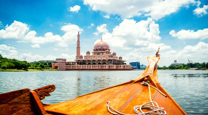 Discover Putrajaya by Boat Scenic Cruise
