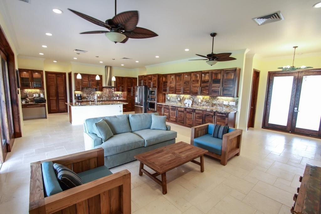 North Shore Country Villa