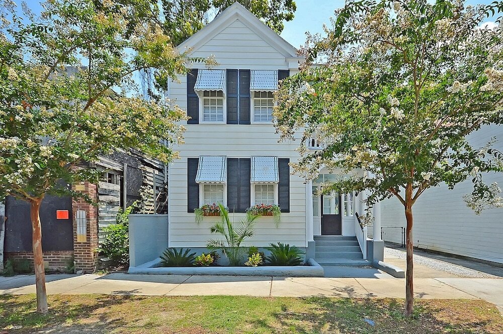 New Listing! Historic In Downtown Charleston 5 Bedroom Home