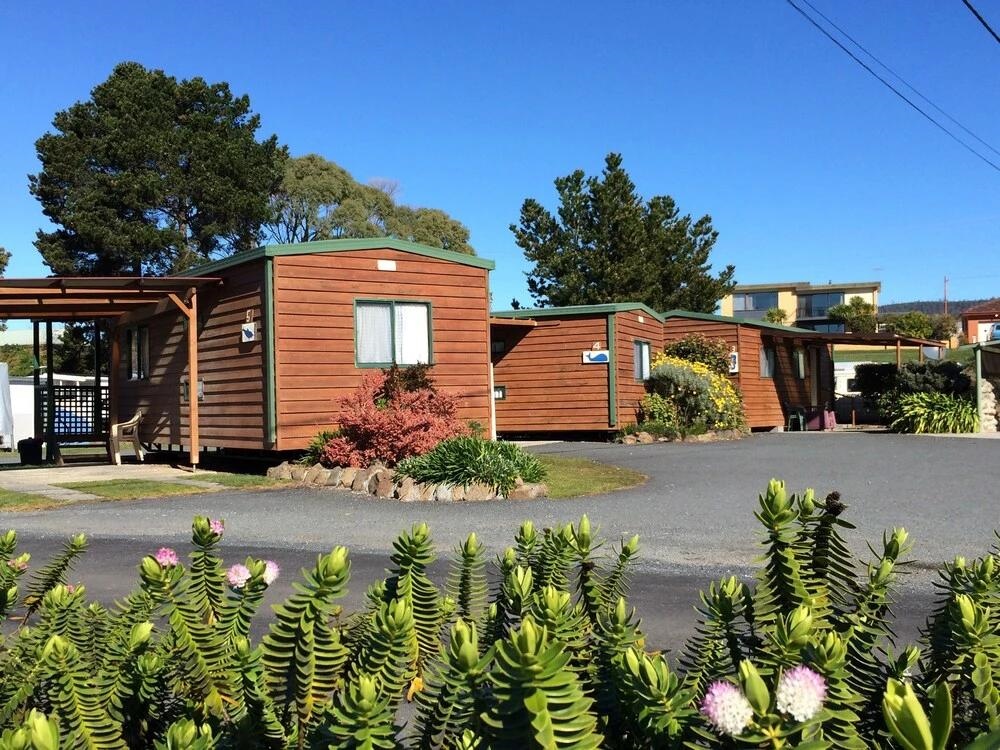 Snug Beach Cabin & Caravan Park