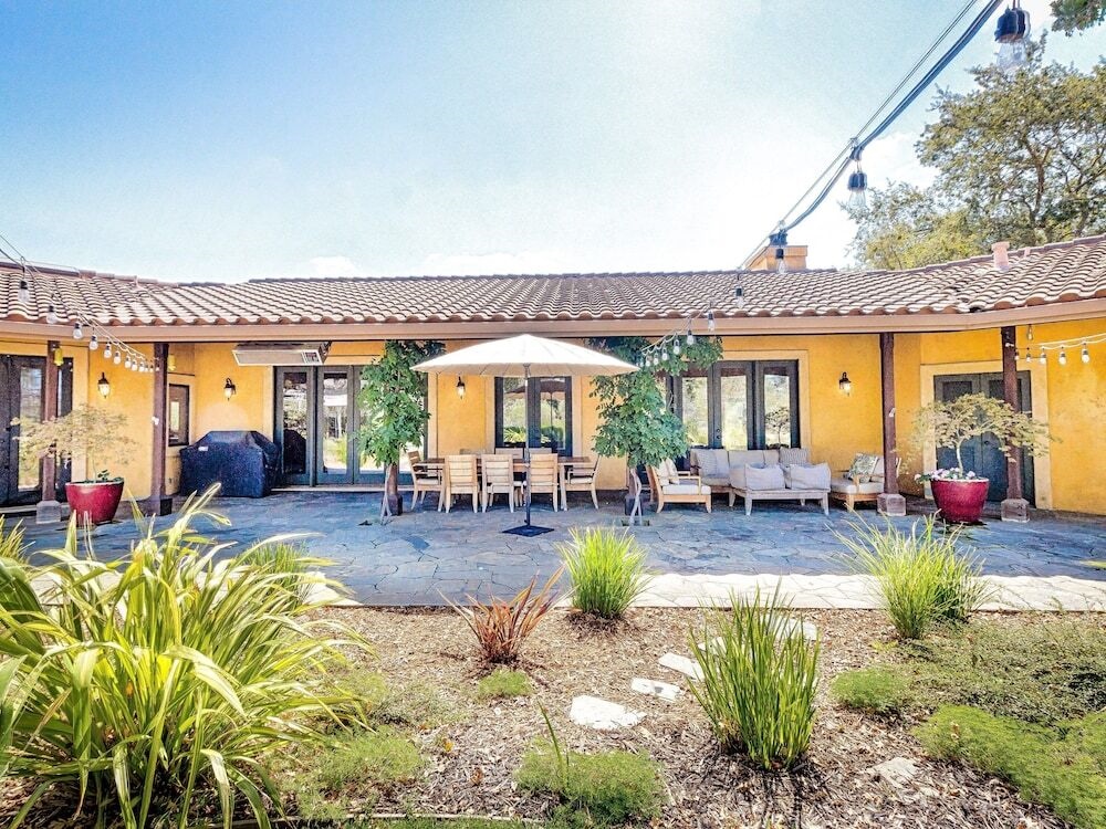 Gracious Living, Pool, And Privacy In Wine Country, Sonoma By Redawnin