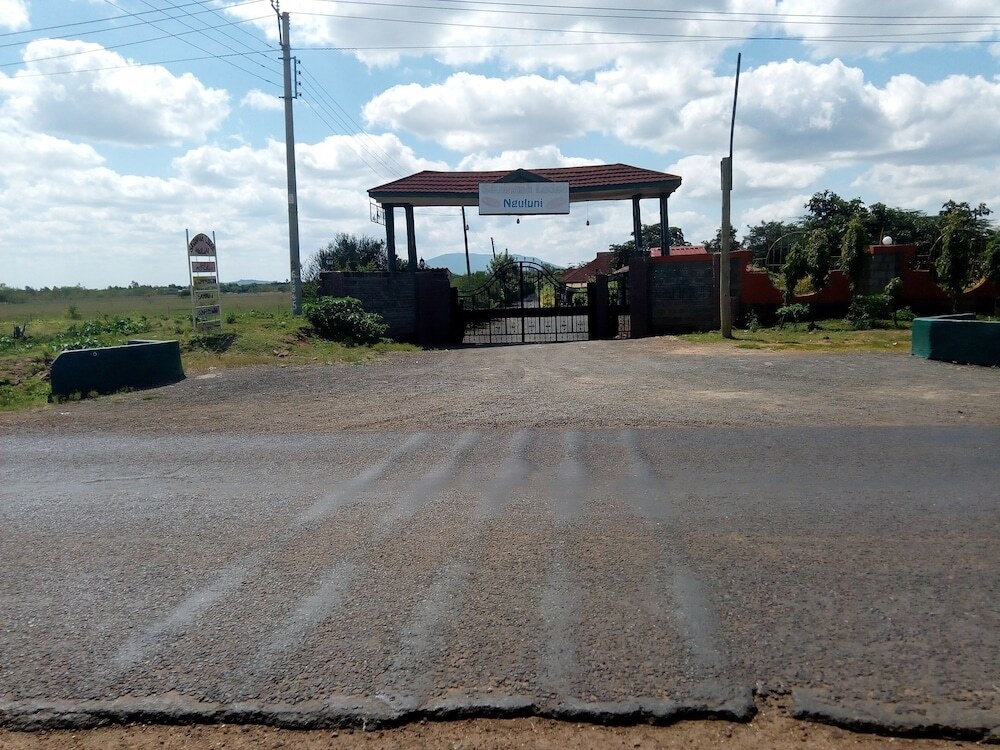 Savannah Lodge Nguluni