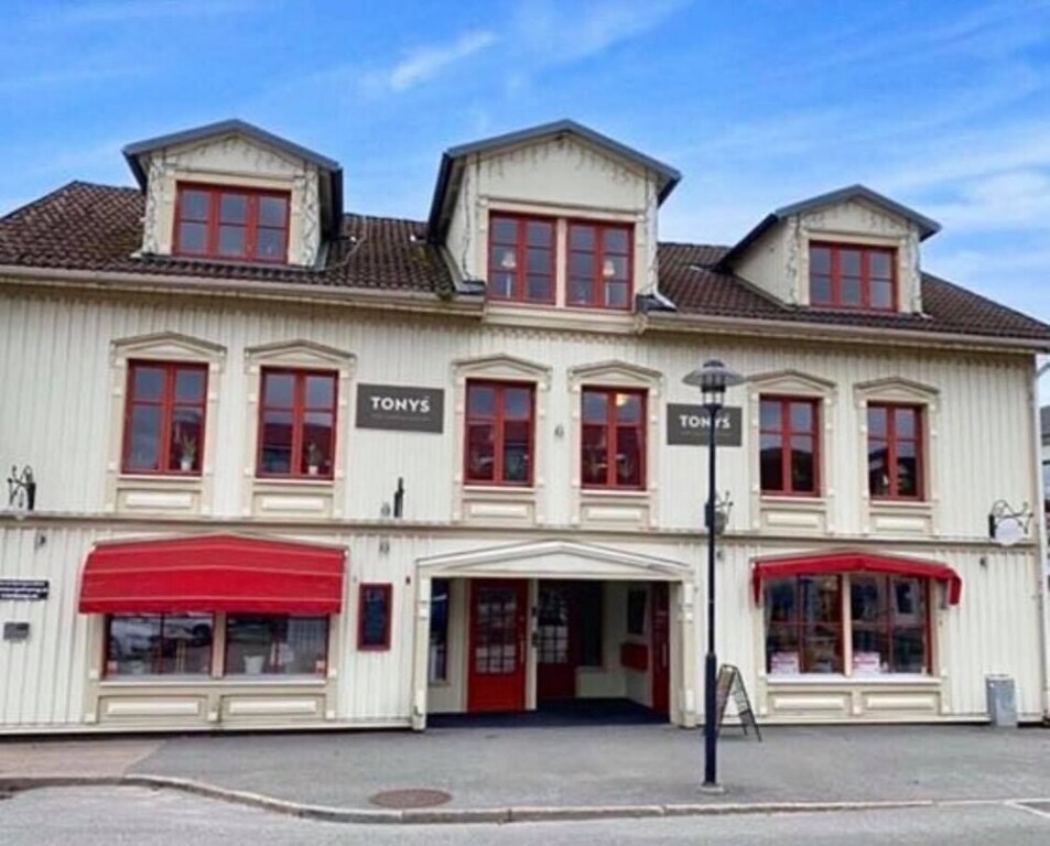 Tonys Restaurang & Pensionat
