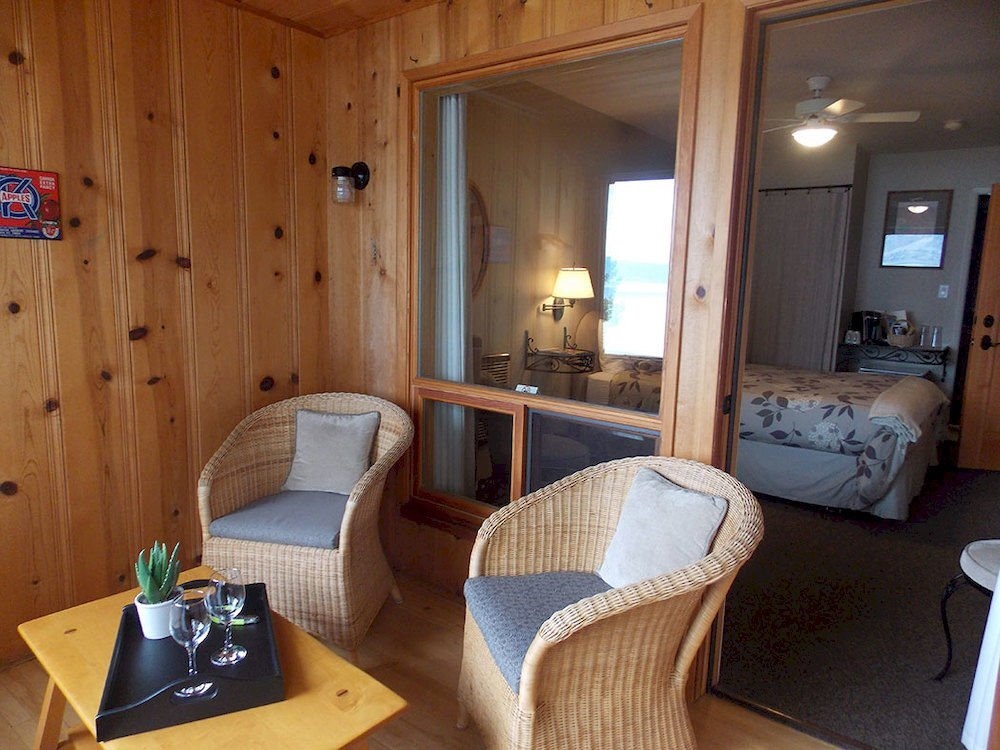 Sandy Beach Lodge & Resort