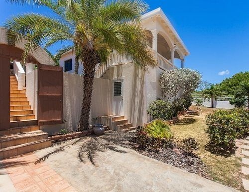 Secret's Oceanfront Vacation Villa