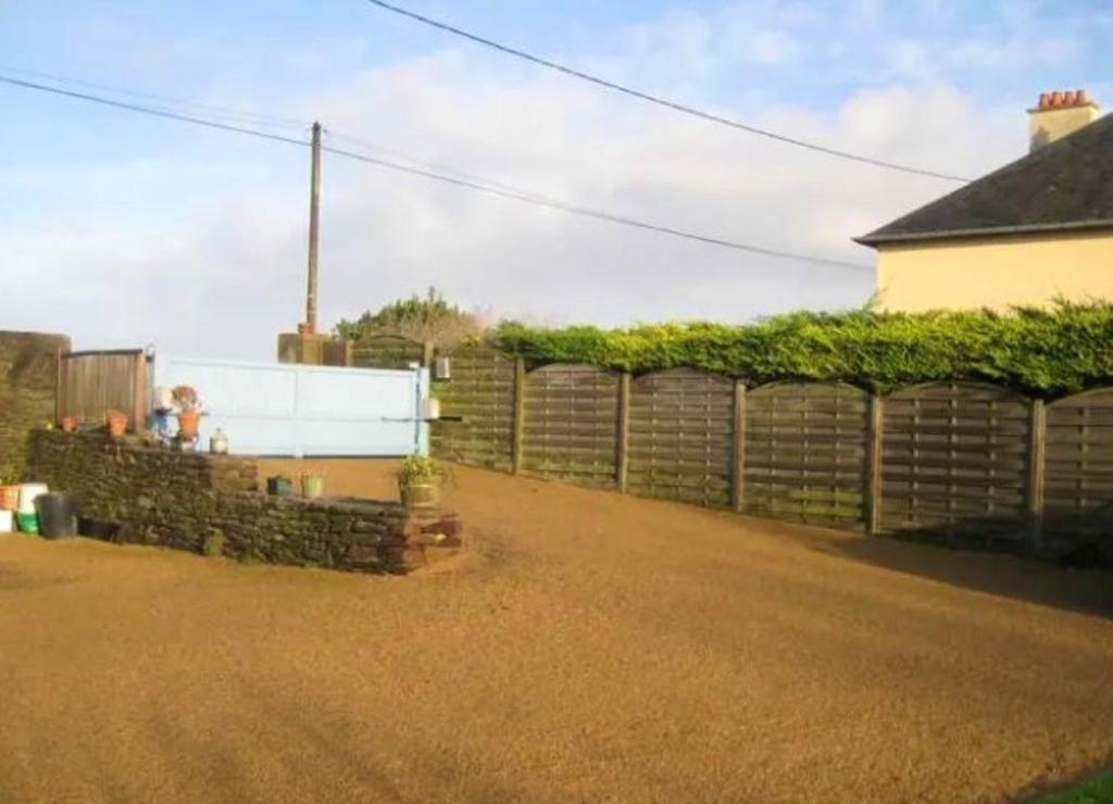 Studio In Hirel With Enclosed Garden And Wifi 10 Km From The Beach