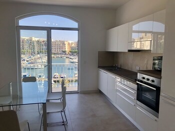 Sunrise Yacht Marina - Sliema Valletta