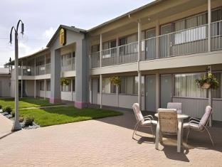 Super 8 By Wyndham Quesnel Bc