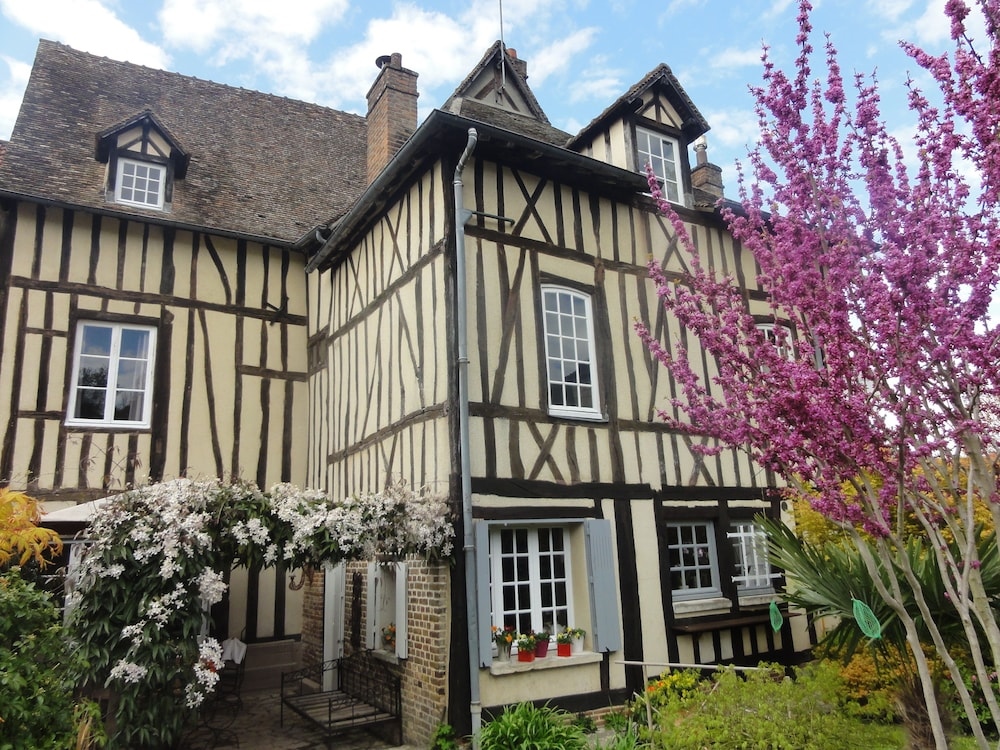 Le Prieuré Saint Léonard