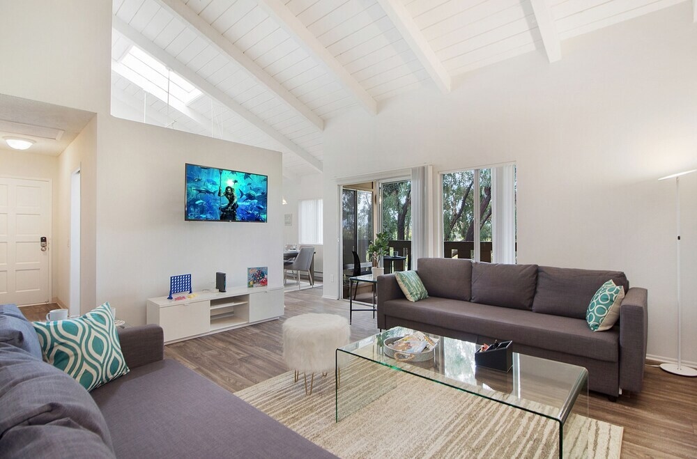 Private Entrance Under The Sea - 2Br/2Bath Next To Ritz Carlton - Walk To Ocean! (Mb4)