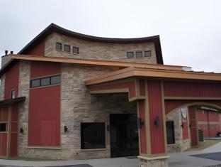 Waterbird Lakeside Inn