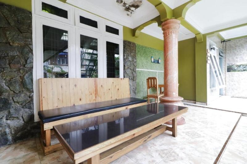 Waroeng Transit & Depary Homestay