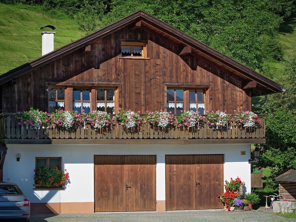 Welcoming Holiday Home in Ski Area in Burserberg