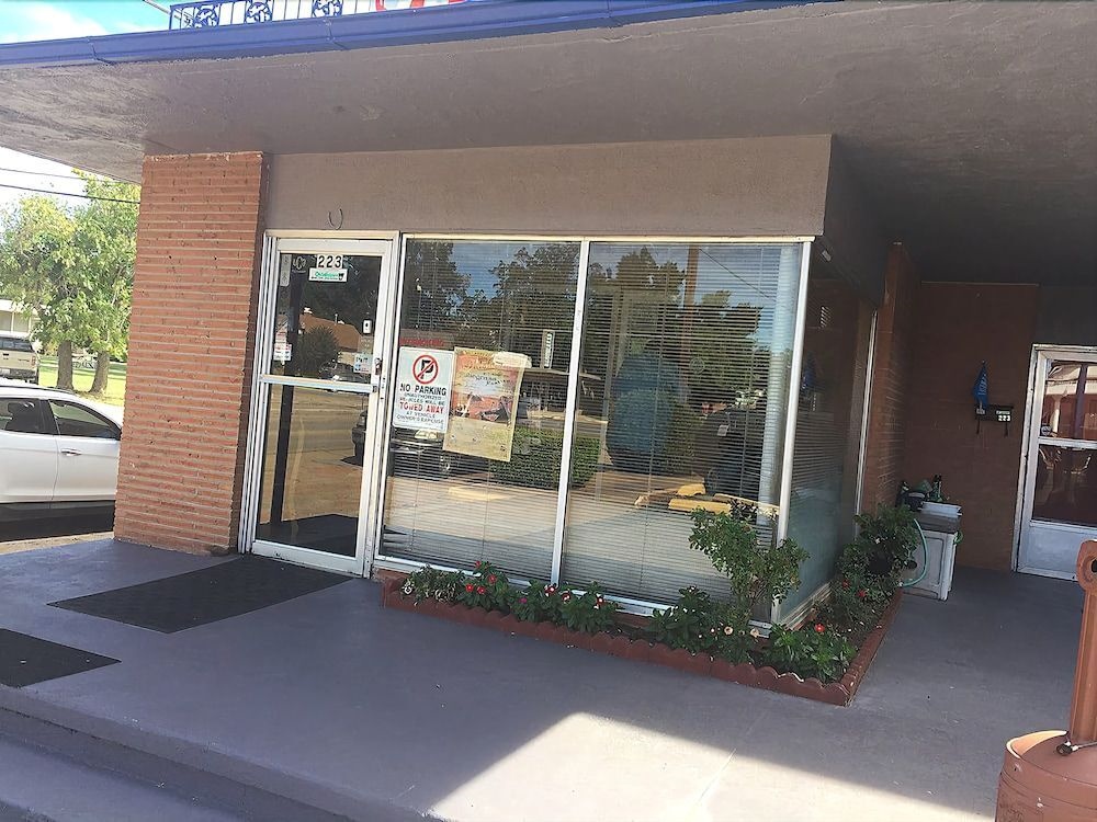 TownHouse Motel