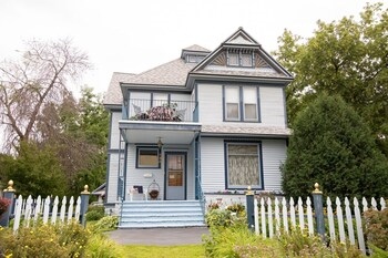 Garden Gate Bed And Breakfast