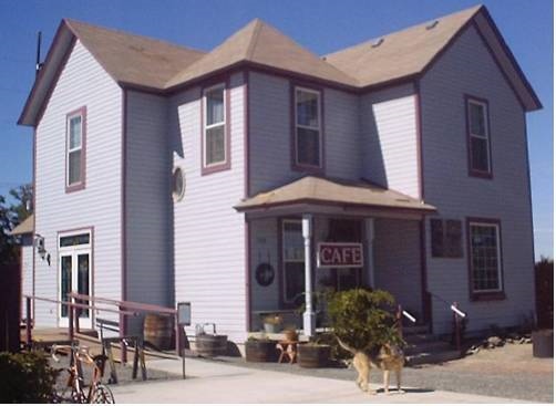 The Vintner's Inn At Hinzerling Winery