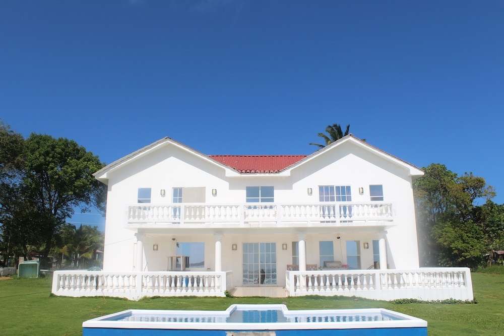 The White House On The Ocean