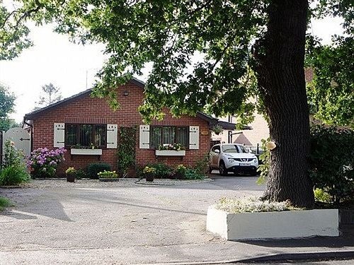 Twin Oaks B&B
