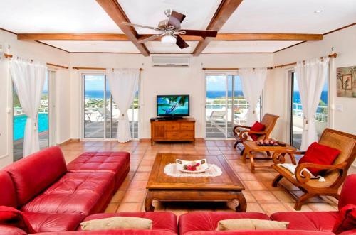 Villa Angelina By Redawning