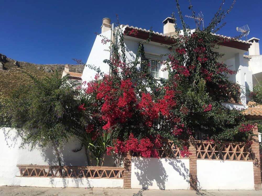 Villa With 4 Bedrooms In Granada, With Wonderful Mountain View, Private Pool, Enclosed Garden - 30 Km From The Beach