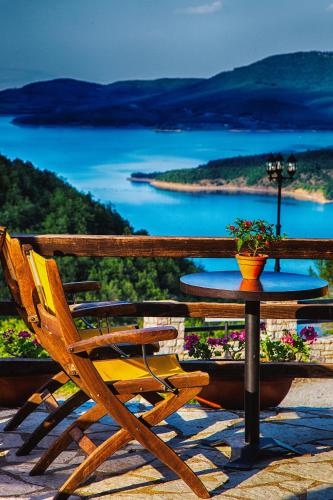 Gis Chrisopeleia Lake View