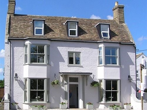 Old Riverview Guesthouse