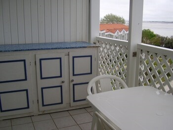 Apartment With One Bedroom In Fouras, With Wonderful Sea View, Pool Ac