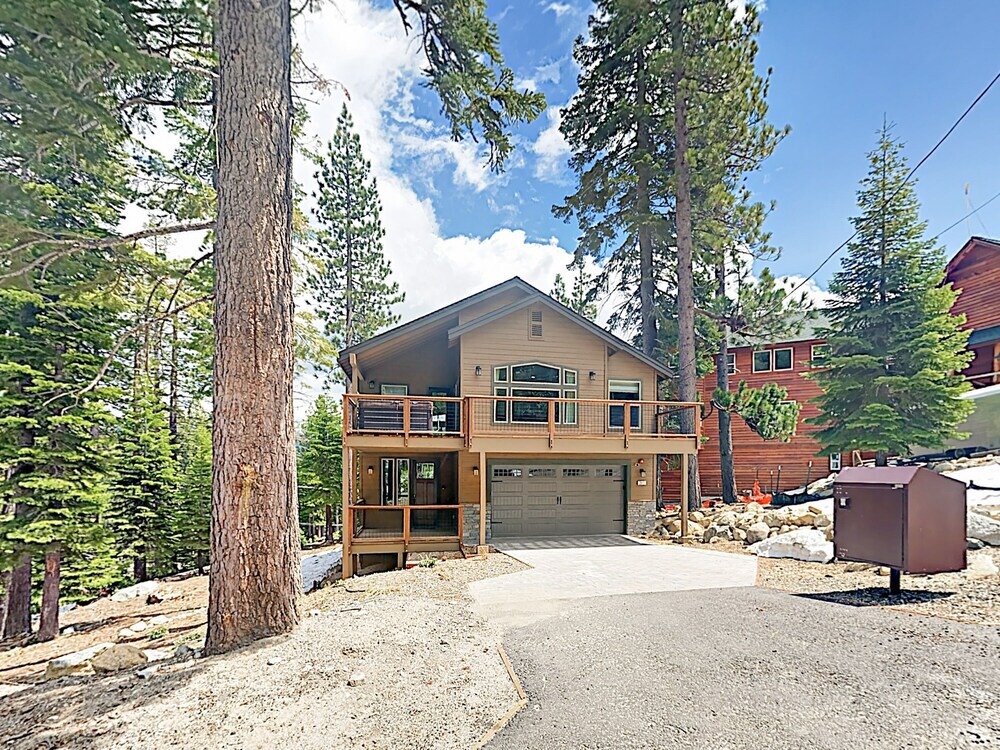 2015 South Lake Tahoe - 4 Br Home
