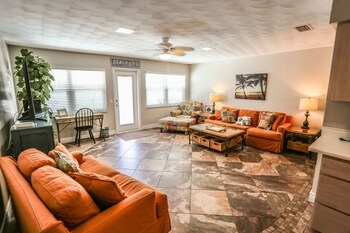 105 Tropical Shore Way