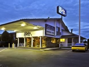 Nampa Inn & Suites