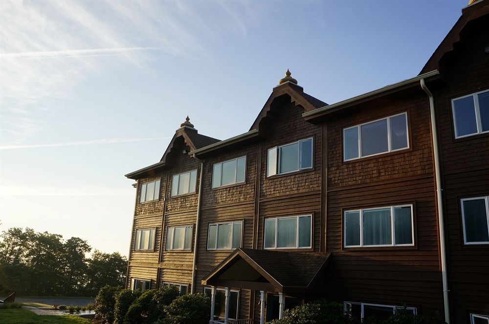 Art Of Living Retreat Center