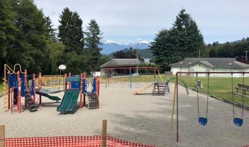 Gibsons Harbour Retreat