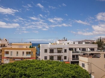 Arguineguin Patio Granada 12