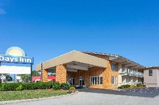 Days Inn by Wyndham Breezewood