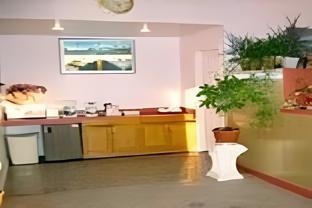 Emerald Inn & Lounge