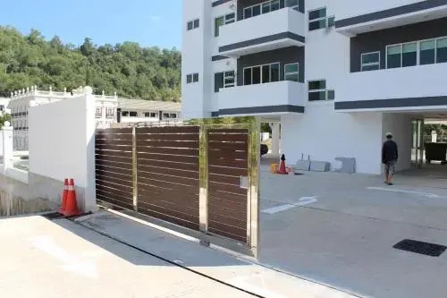 597 Tiara Hill Residence Service Apartment