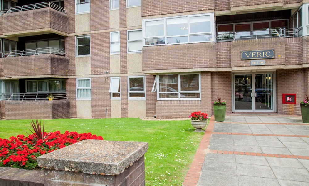 Brighton Getaways Spacious Studio Apt