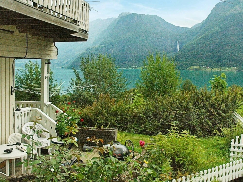 4 Person Holiday Home in HÃ¸yheimsvik