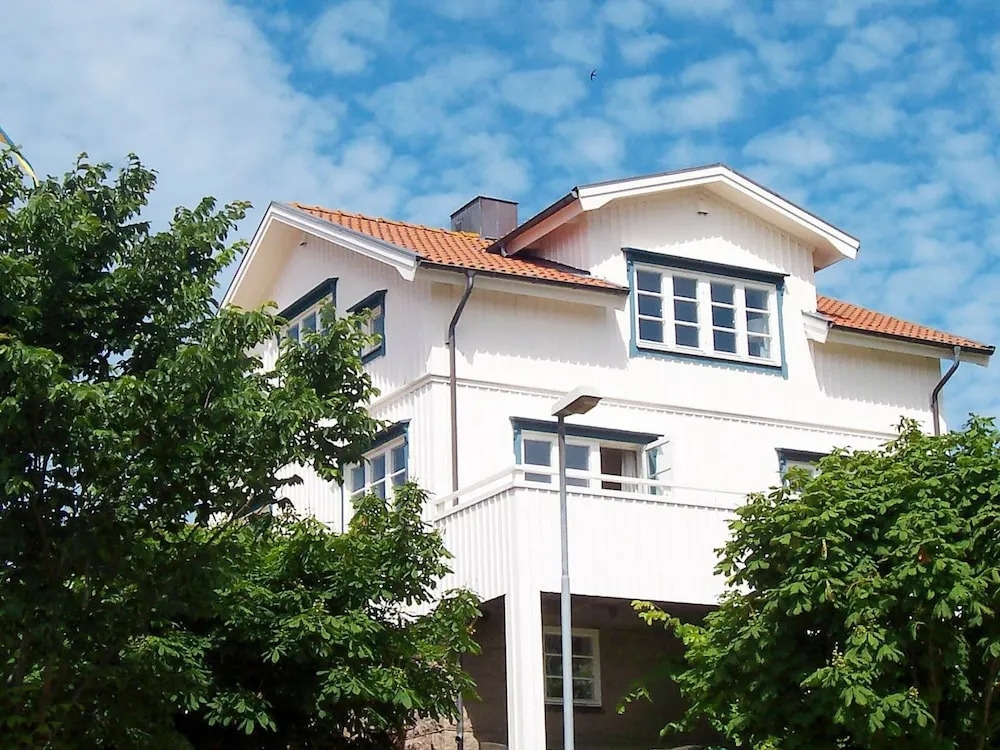 2 Person Holiday Home in Kungshamn-by Traum