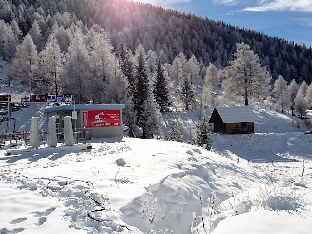 Alpine Chalet In Sankt Oswald Near Ski Lift