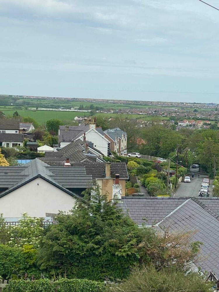 Captivating 2-Bed Cottage In Prestatyn