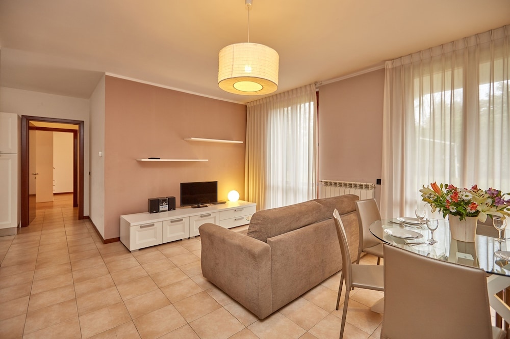 Arese Apartment 3