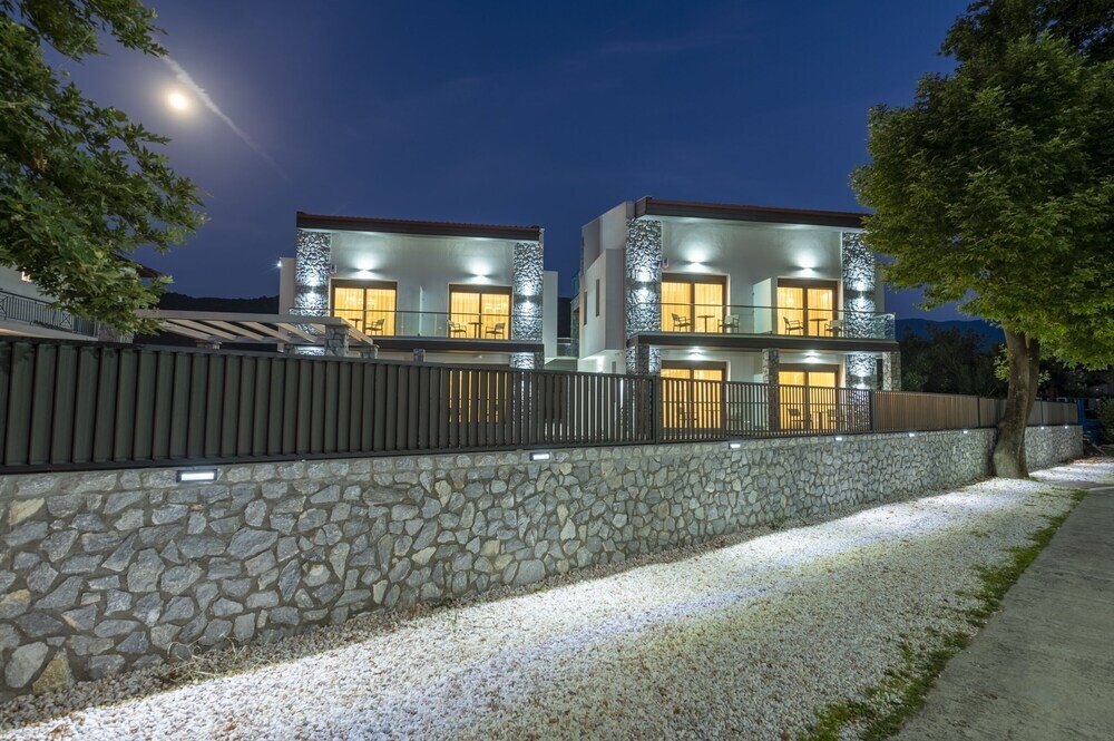 Alpe Luxury Accommodation Penelope Collection