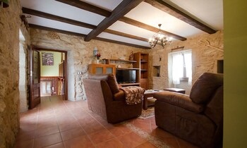 104490 -  House in Cee