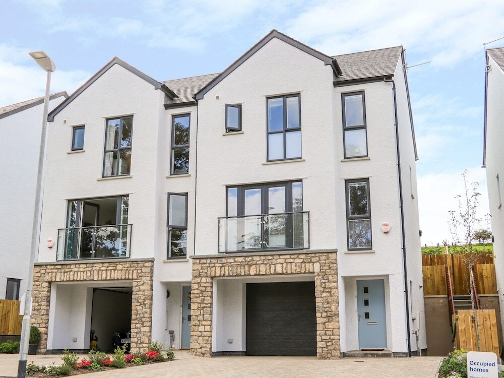 5 Oakfield Park