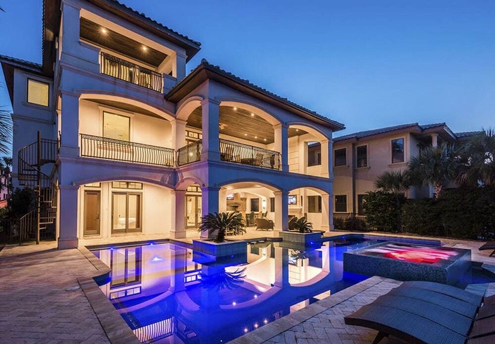 5 O'clock Somewhere By Five Star Properties