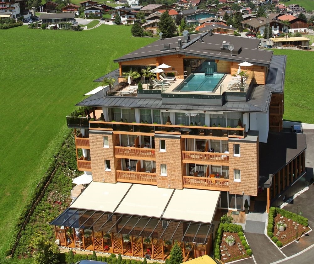 alpina zillertal -  family . lifestyle . kinderhotel