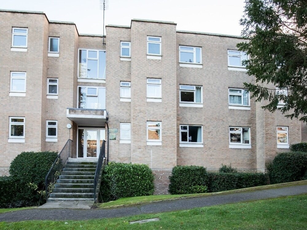 2-bedroom Apartment Woodgrange Court