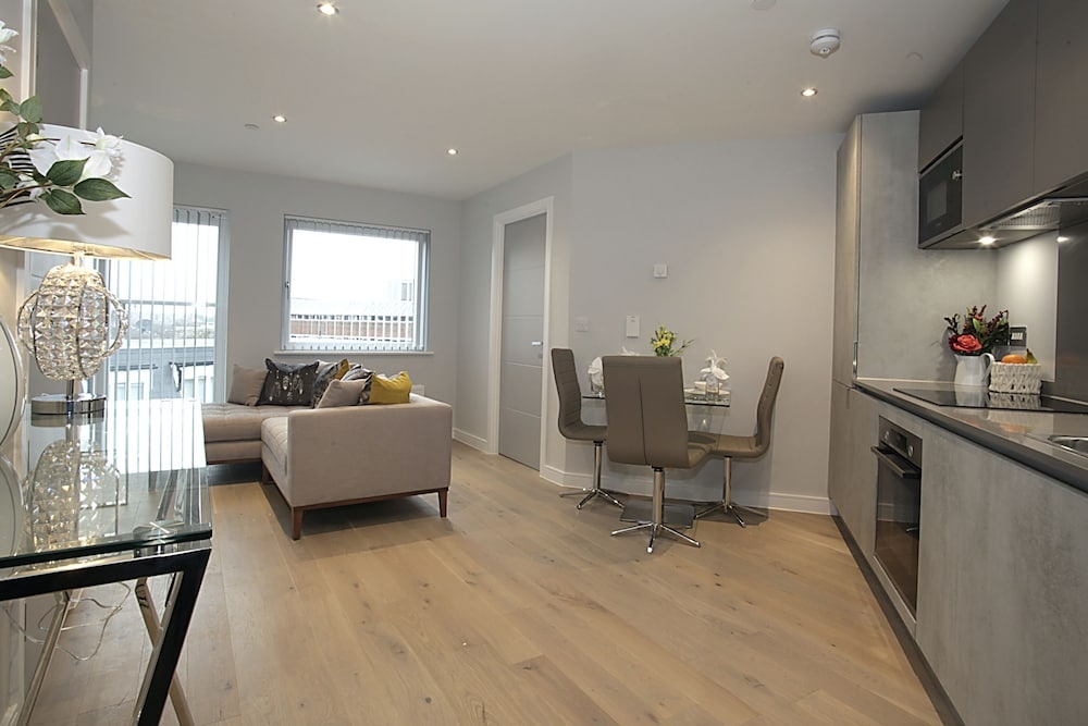 Aspen Lloyd Luxury Apartments