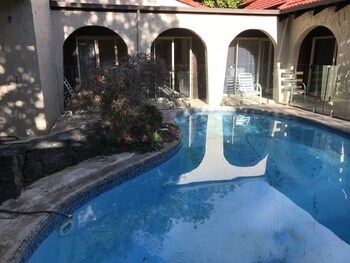 Bush Villa Swimming Pool